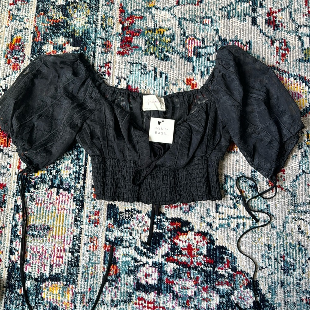 Black boutique crop top